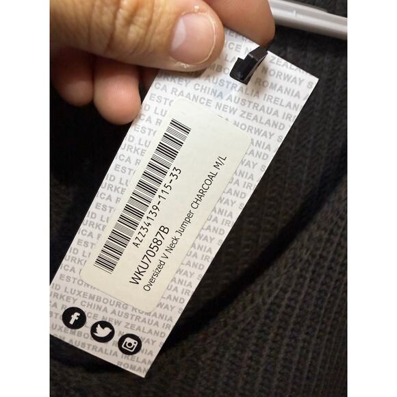 NWT Boohoo oversized ribbed sweater womens m/l minimalist cozy capsule neutral - Picture 3 of 9